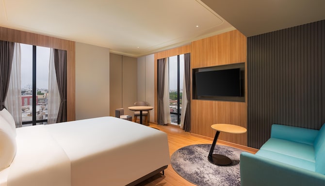 Park Inn & Suites By Radisson Rajkot - Executive Guestroom
