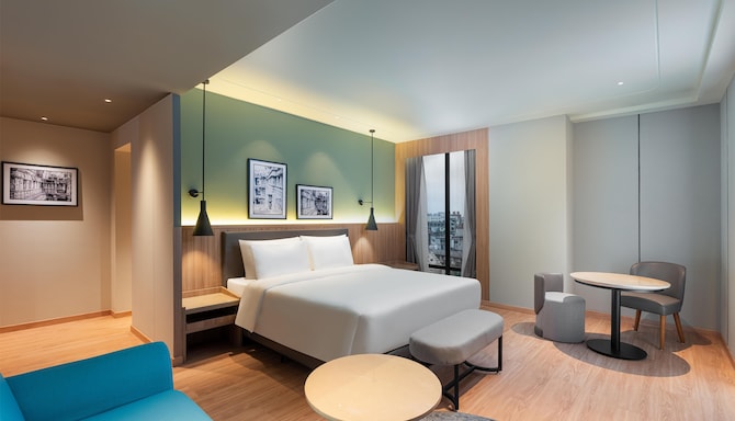Park Inn & Suites By Radisson Rajkot - Executive Guestroom