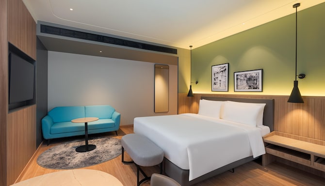 Park Inn & Suites By Radisson Rajkot - Executive Guestroom