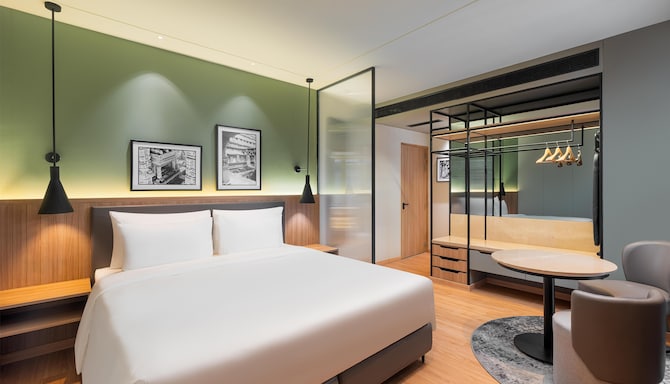 Park Inn & Suites By Radisson Rajkot - Deluxe Guestroom