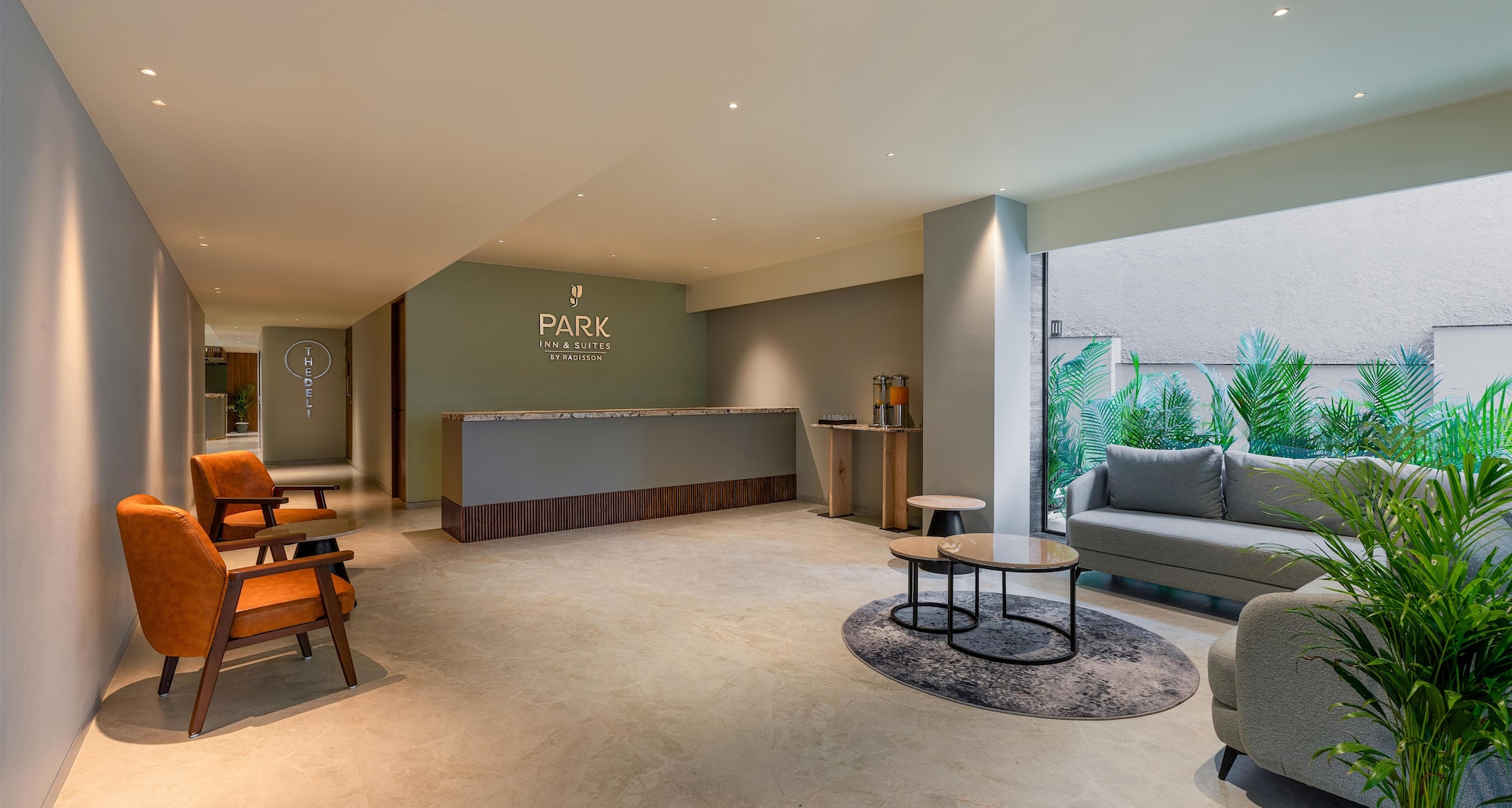 Park Inn & Suites By Radisson Rajkot - Lobby