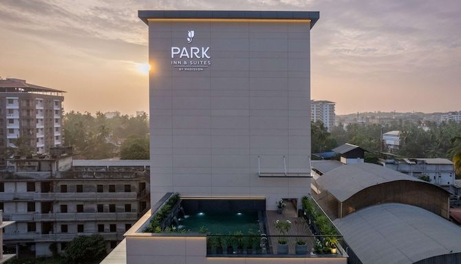 Park Inn and Suites by Radisson Thrissur East Fort - Exterior