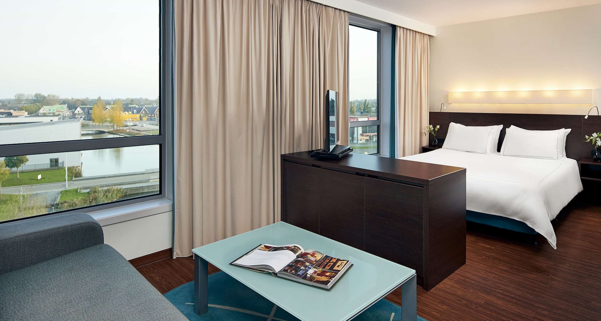 阿姆斯特丹机场丽亭酒店 - 行政大床客房