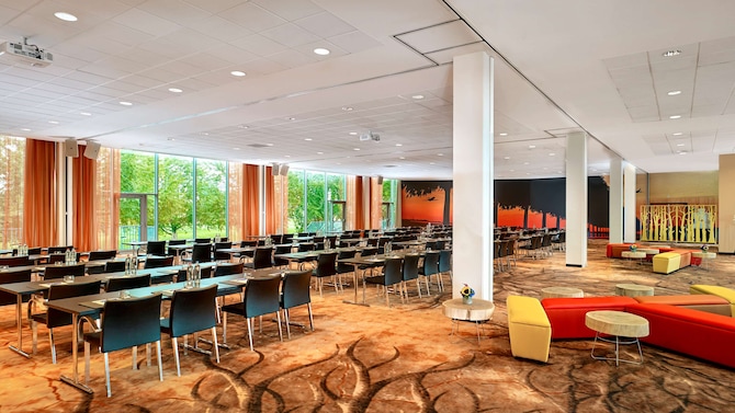 Park Plaza Schiphol Airport Hotel www.radissonhotels.com