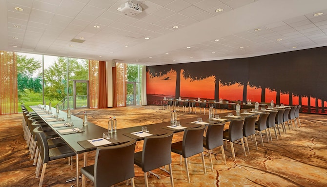 Park Plaza Amsterdam Airport Restaurant www.radissonhotels.com