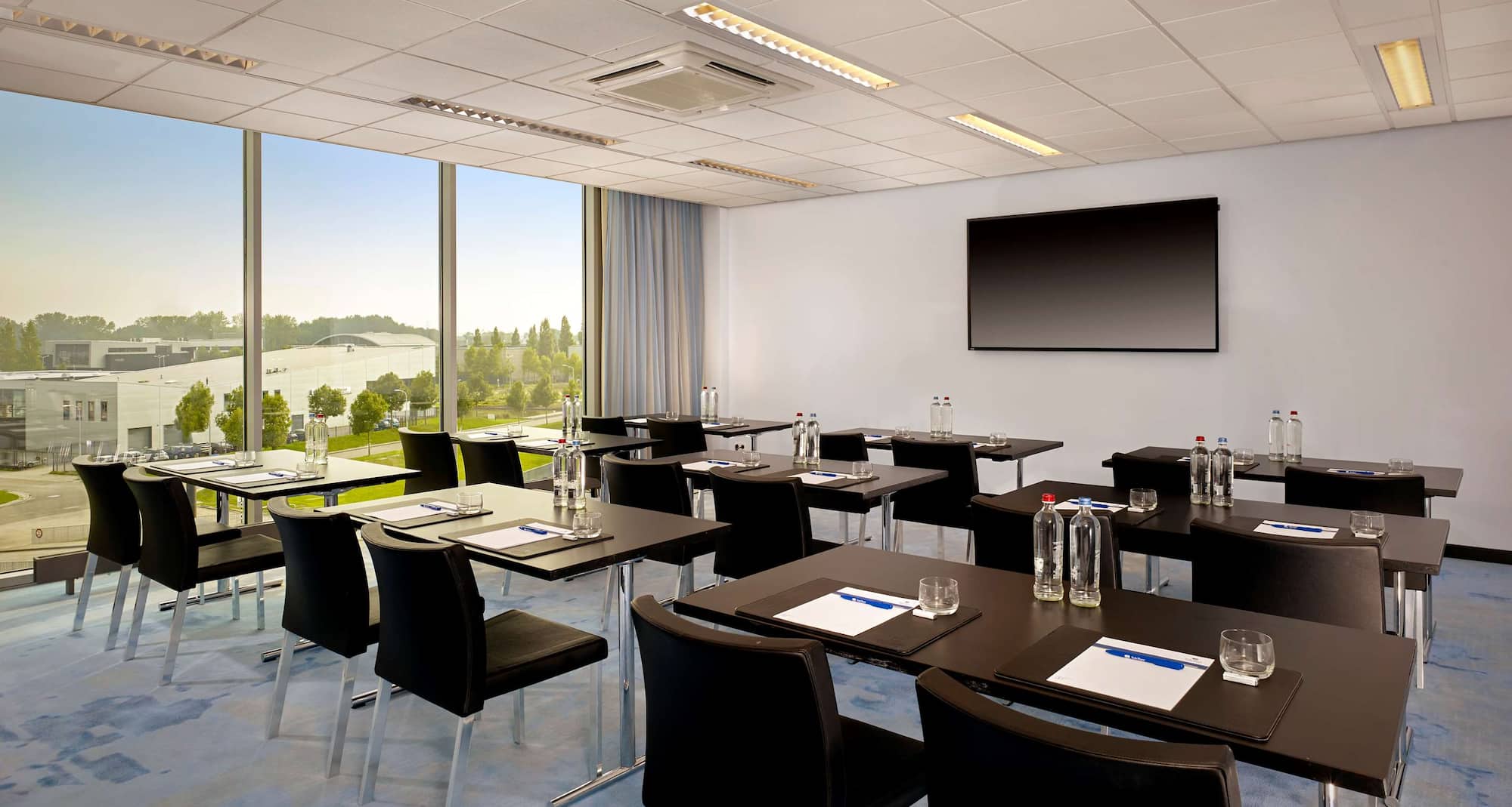Park Plaza Amsterdam Airport – Sala de reuniones Sky 5 estilo aula