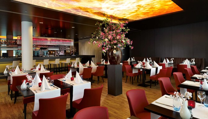 Park Plaza Amsterdam Airport Restaurant www.radissonhotels.com