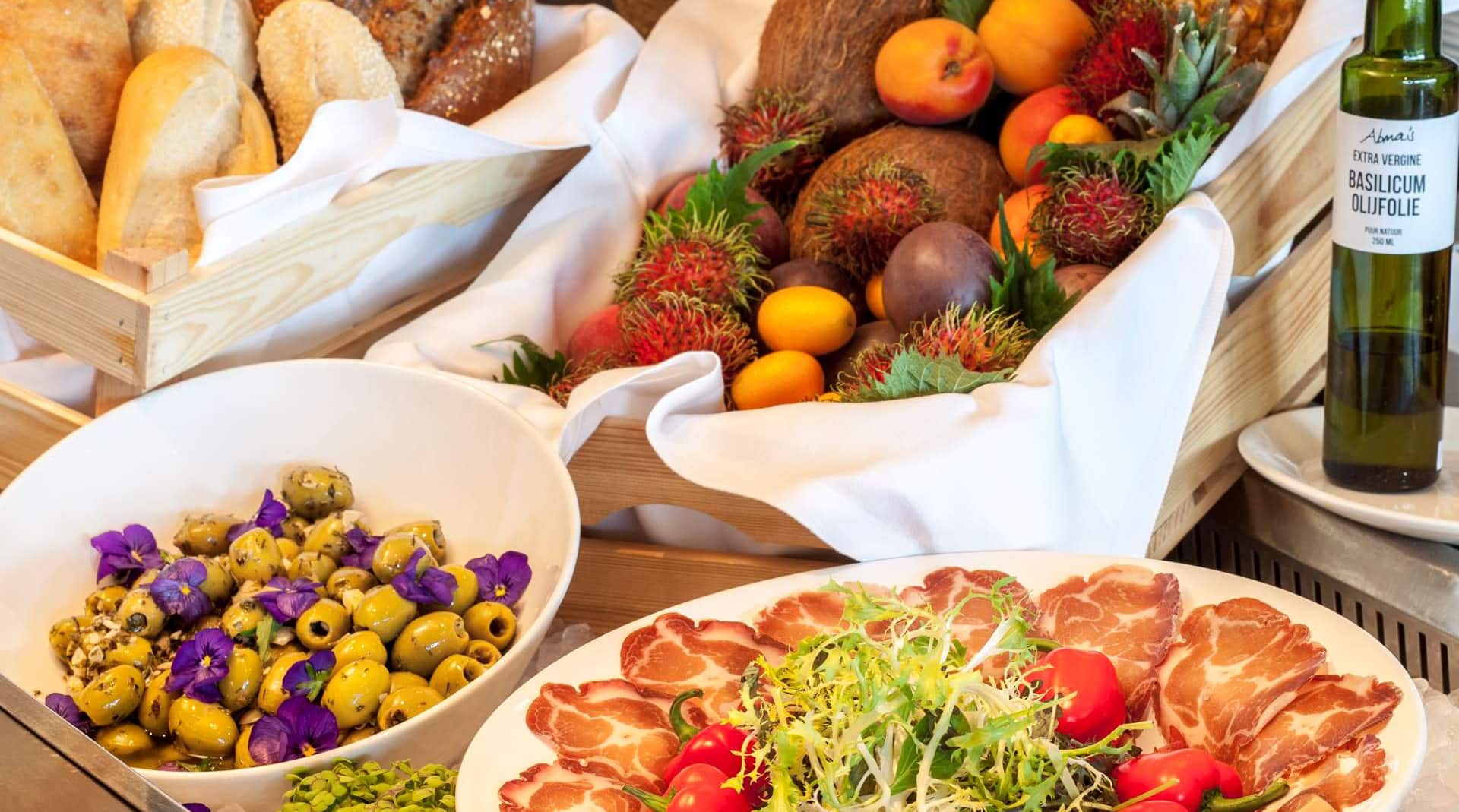 Park Plaza Amsterdam Airport – Bufé del almuerzo