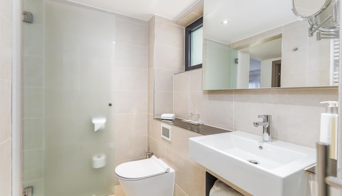 Park Plaza Arena Pula - Baño de la suite