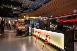 Park Plaza Bangkok Soi 18 - Chai Bar