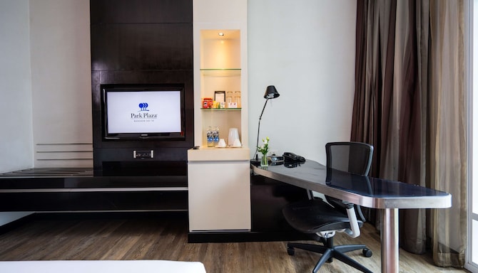Park Plaza Bangkok Soi 18 - Deluxe City View Room