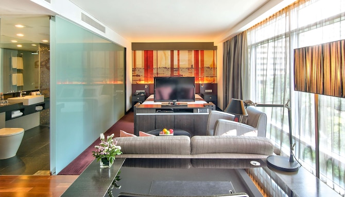 Park Plaza Bangkok Soi 18 - Junior Suite City View