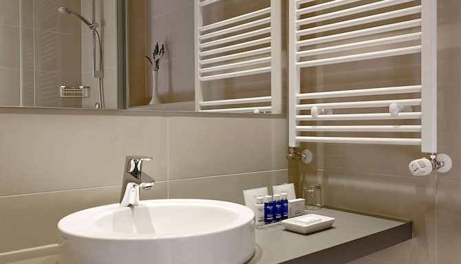 Park Plaza Belvedere Medulin - Bathroom