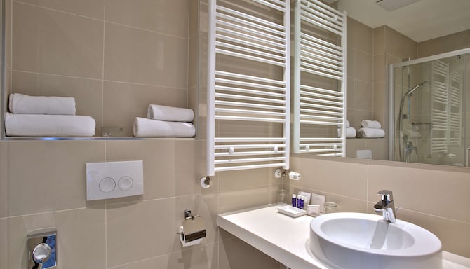 Park Plaza Belvedere Medulin - Bathoom