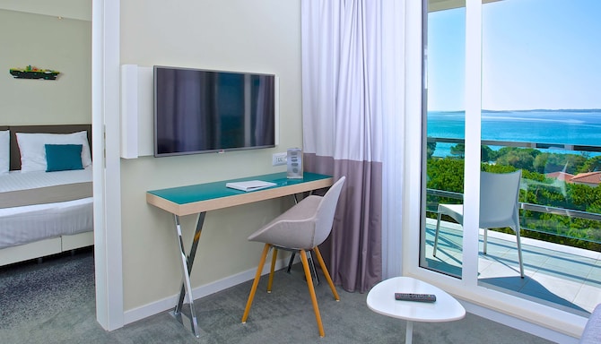 Park Plaza Belvedere Medulin - One Bedroom Suite-Sea Side