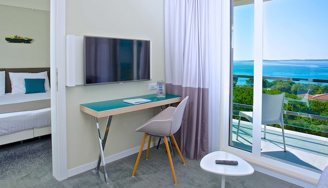 Park Plaza Belvedere Medulin - One Bedroom Suite-Sea Side