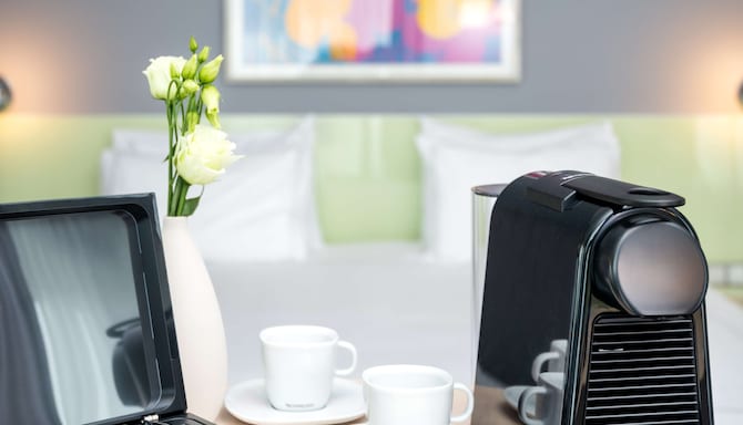 Park Plaza Berlin - Junior Suite amenities