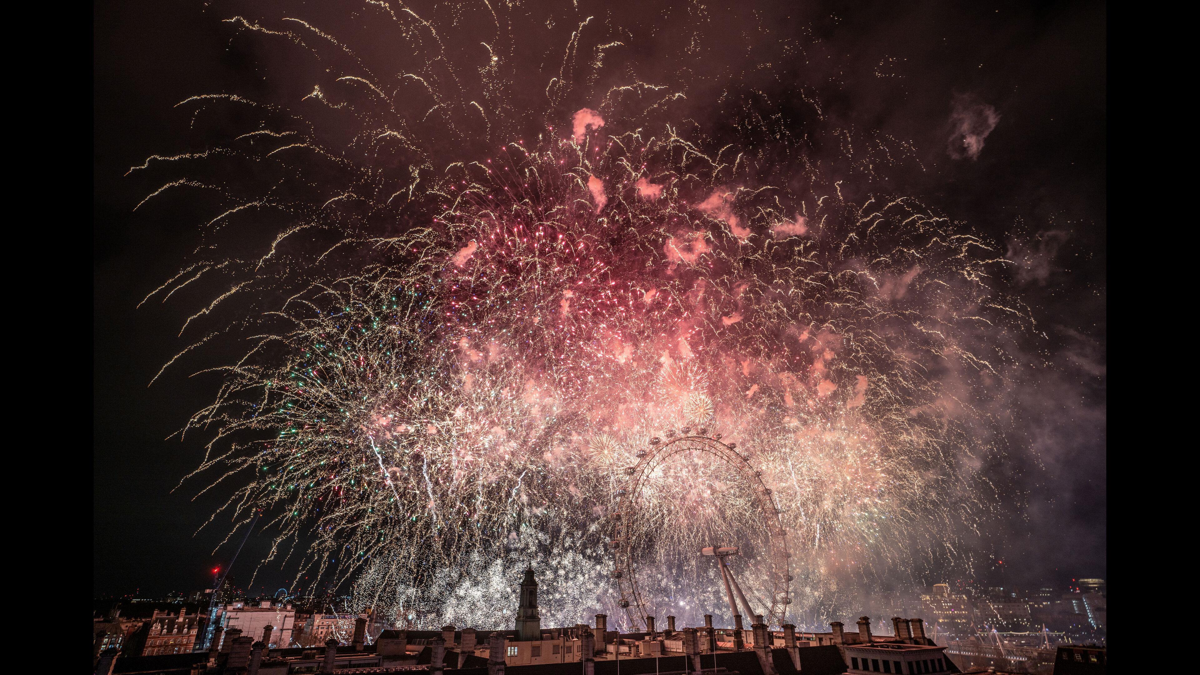 Park Plaza Brand - EMEA - Park Plaza New Year s Eve Fireworks