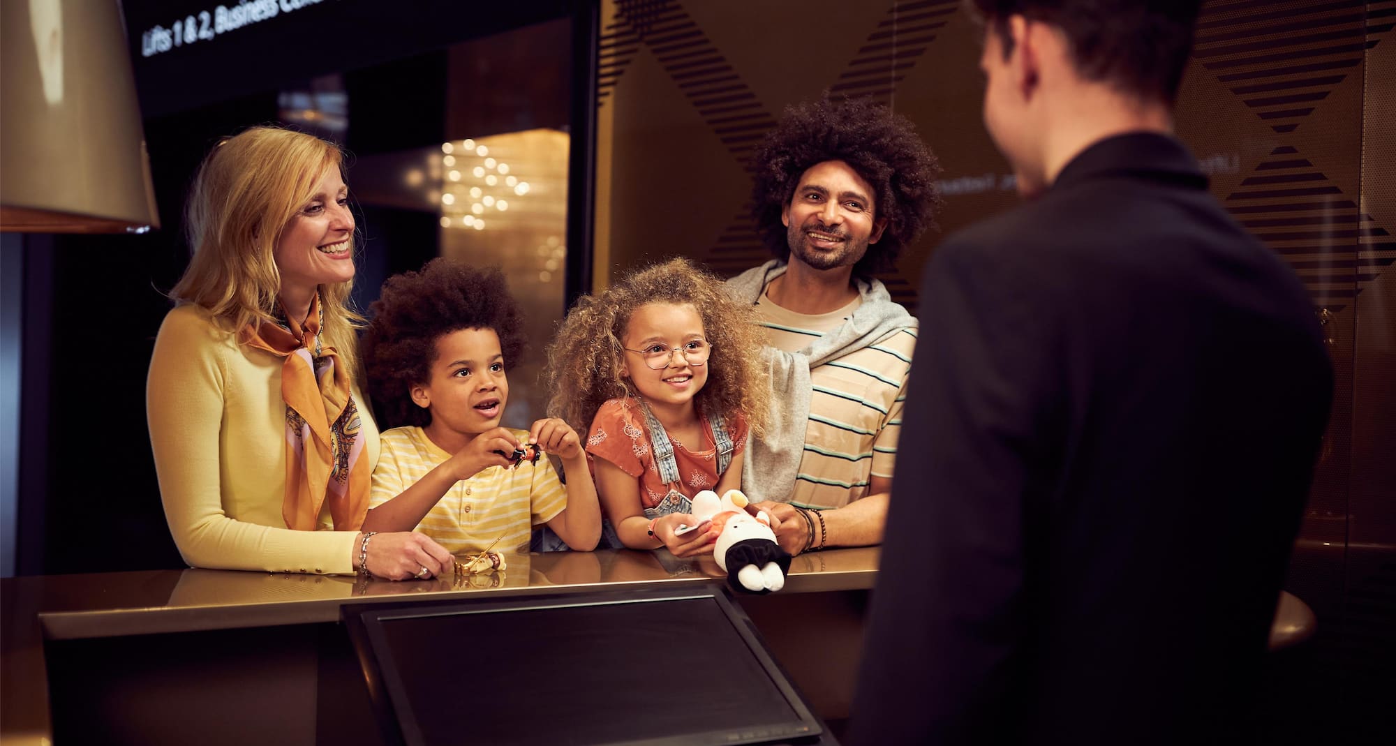 Park Plaza Brand - EMEA - Family reception lifestyle