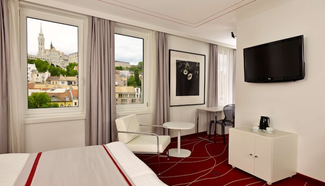 Park Plaza Budapest - Superior Room - Castle view