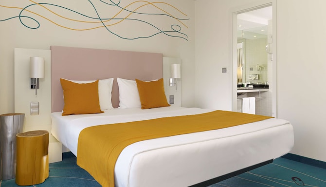 Park Plaza Budapest - Superior Room with Danube view