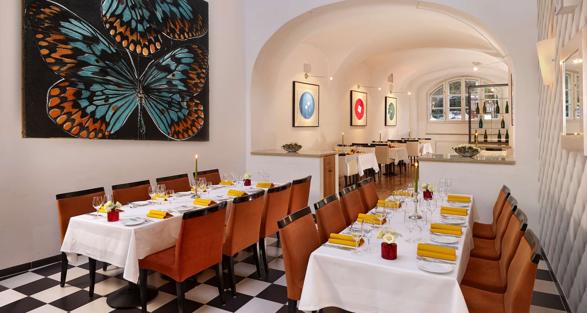 Park Plaza Budapest - Restaurant Tables