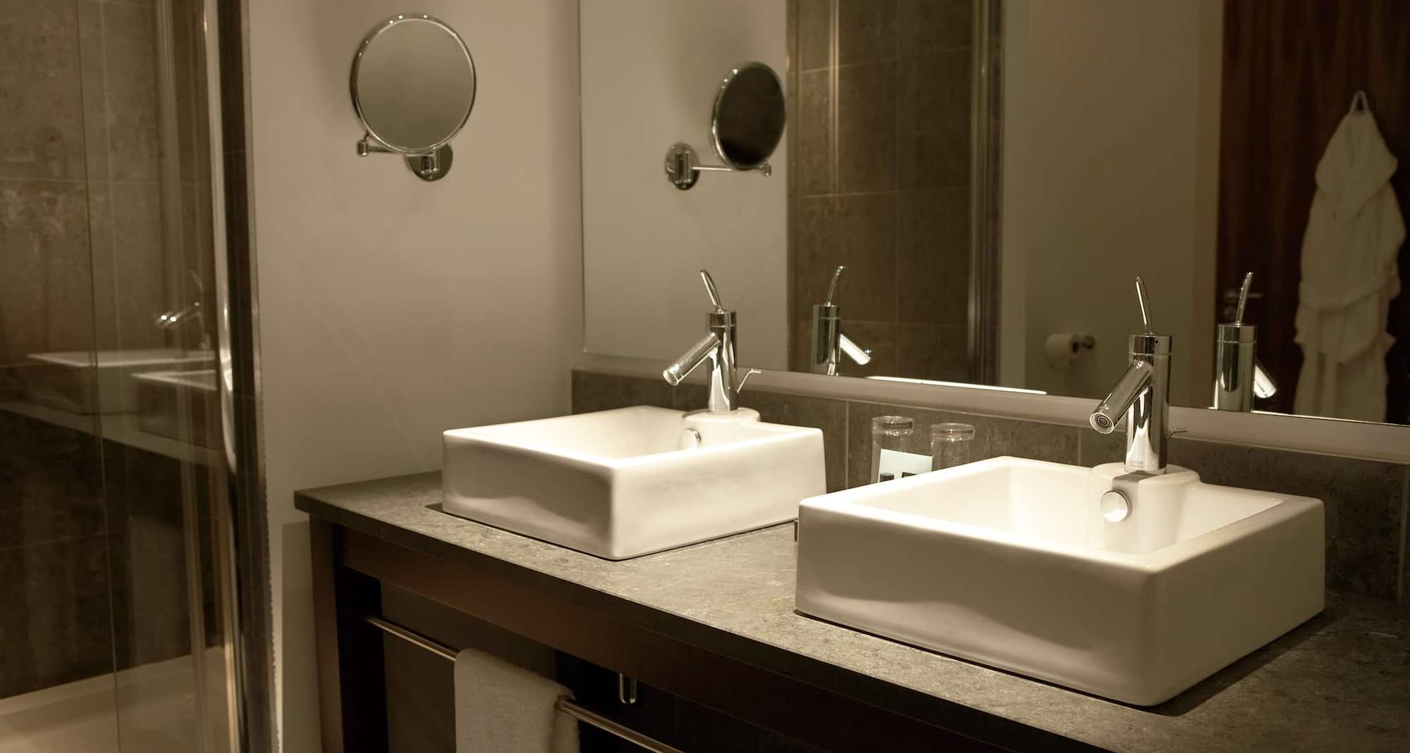 Park Plaza Cardiff - Suite - bathroom