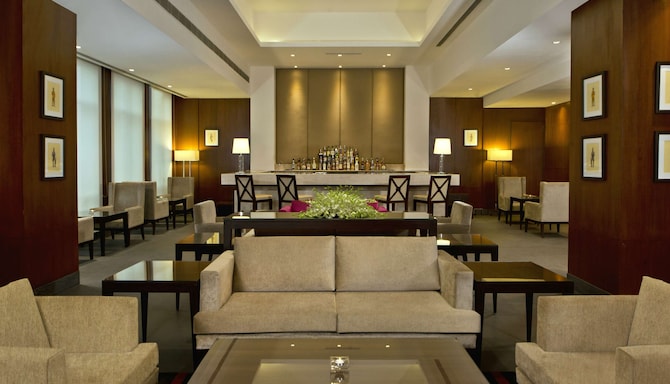 Park Plaza Chandigarh Zirakpur - Free Spirit Lounge Bar
