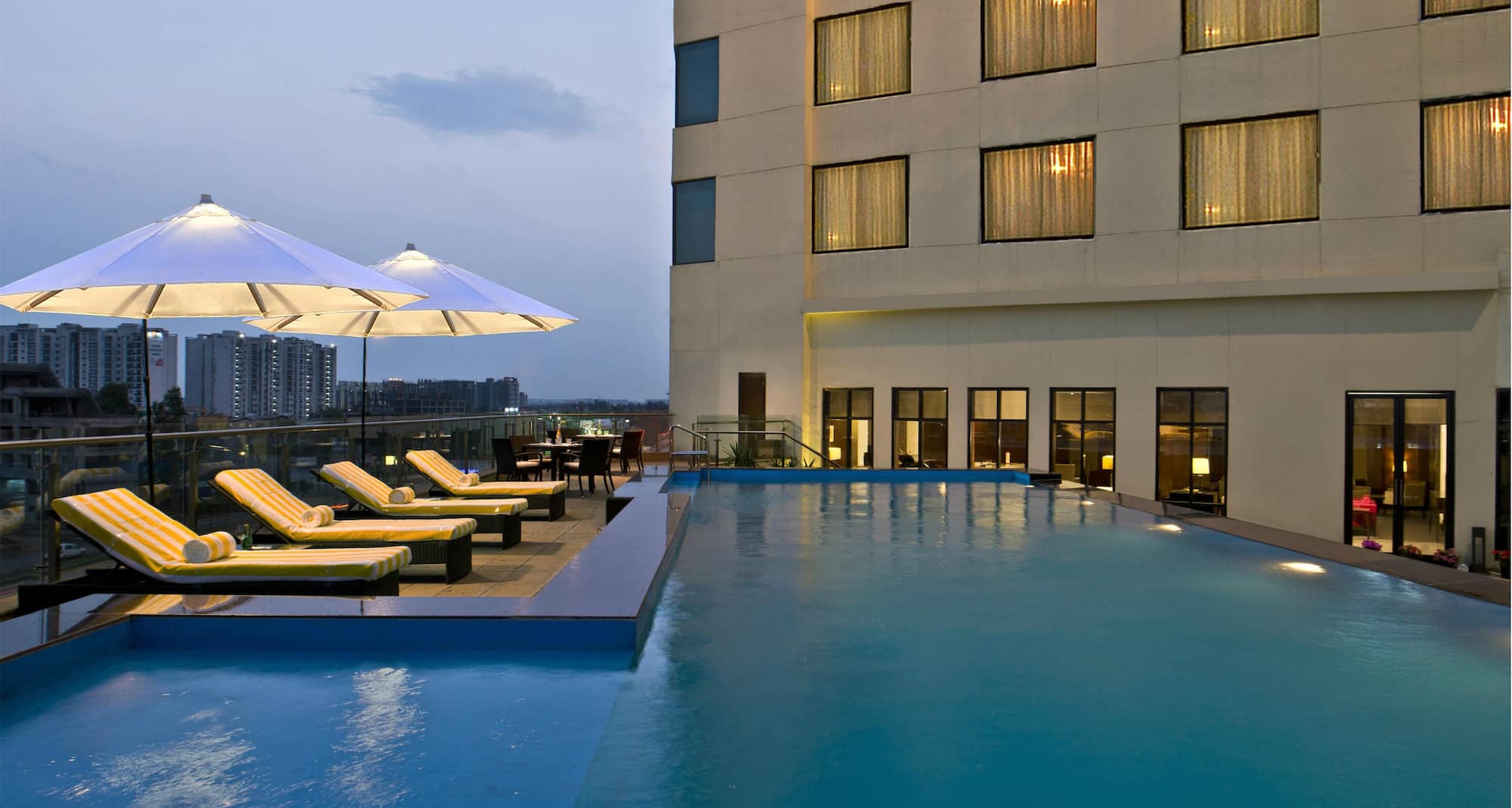 Park Plaza Chandigarh Zirakpur - Pool