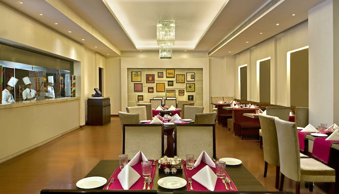 Park Plaza Chandigarh Zirakpur - Zaranj - Authentic Indian