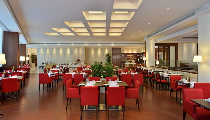 Park Plaza Chandigarh Zirakpur - Restaurant