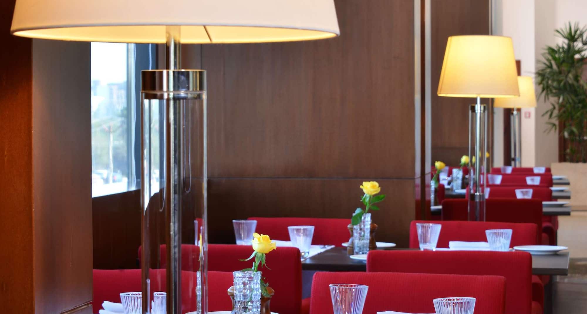 Park Plaza Chandigarh Zirakpur - Restaurant