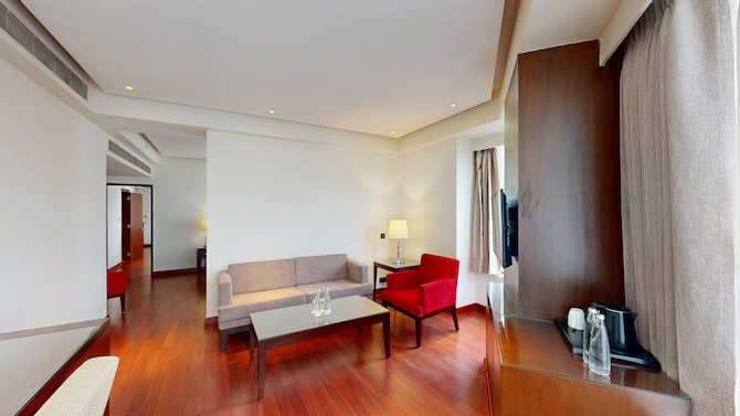 Park Plaza Chandigarh Zirakpur - Presidential Suite