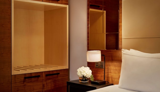 Park Plaza County Hall London - Guest room