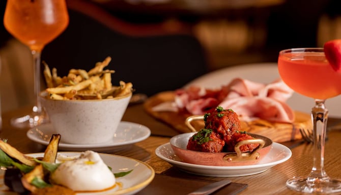 Park Plaza County Hall London - Atrio Restaurant - sharing