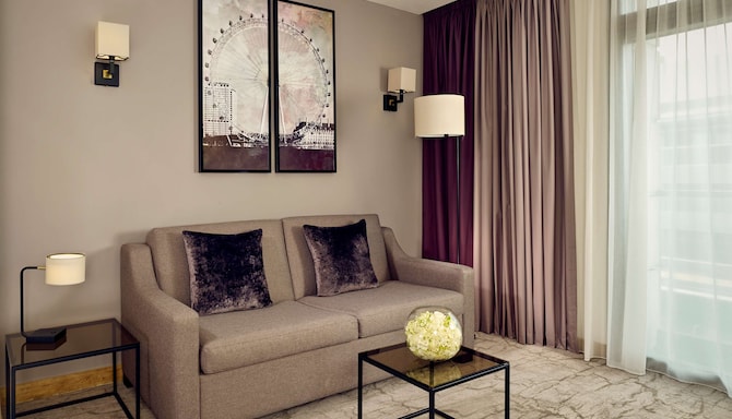 Park Plaza County Hall London