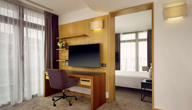Park Plaza County Hall London - Junior Suite with London Eye view – room