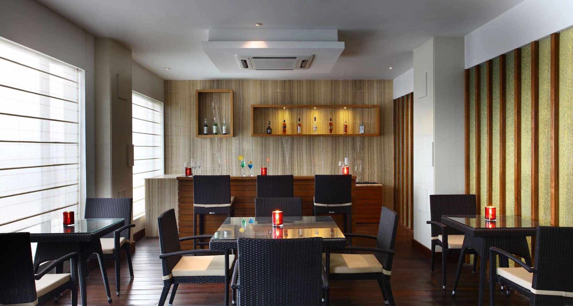 Park Plaza Delhi CBD Shahdara - Lounge At Swimming Pool