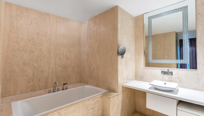 Park Plaza Delhi CBD Shahdara - Presidential suite Bathroom