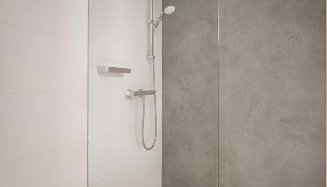 Park Plaza Eindhoven - Superior Twin Room Bathroom