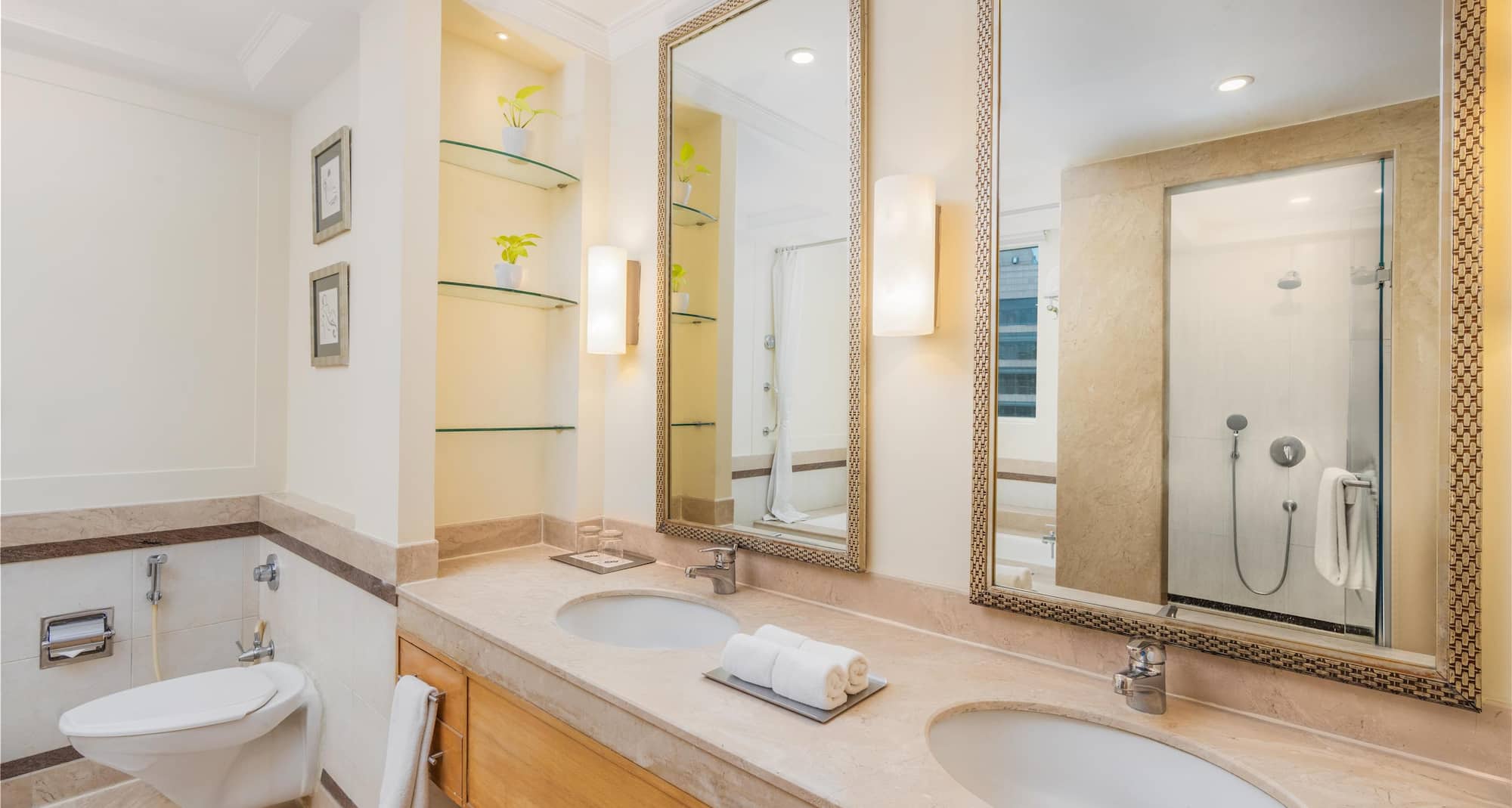 Park Plaza Gurugram - Suite Bathroom