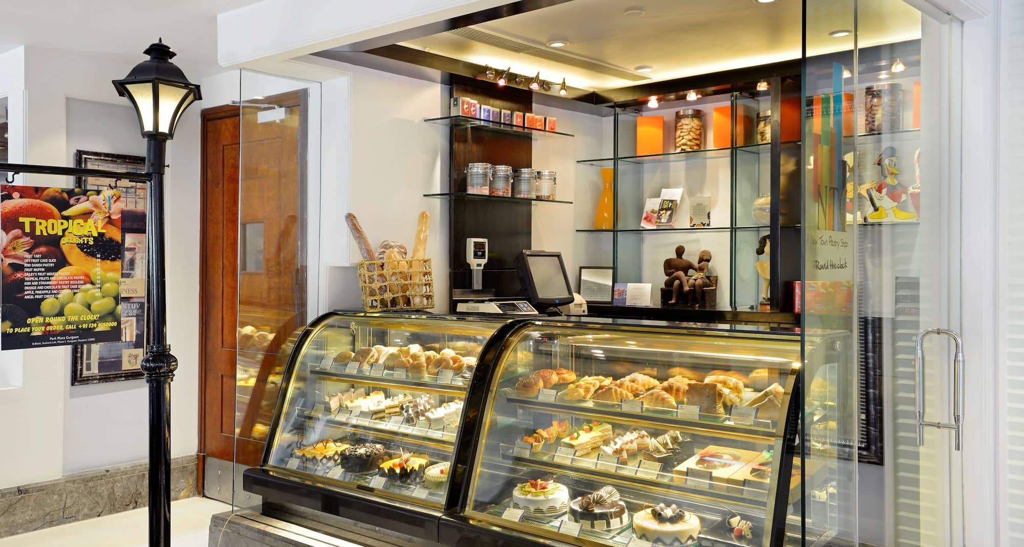 Park Plaza Gurugram - Pastry Shop