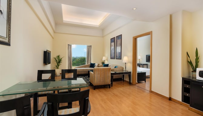 Park Plaza Gurugram - Suite Drawing Room