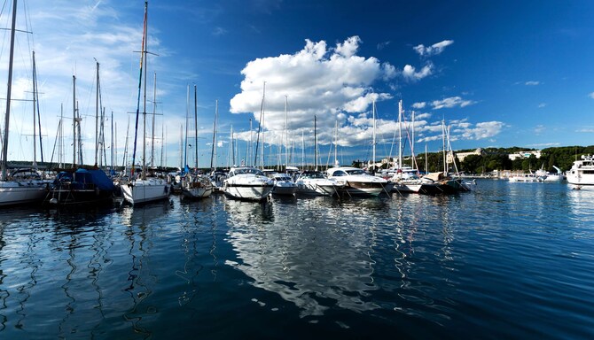 Radisson Hotel Group - RHG:N ENSISIJAINEN YHTEEN LUKITTU HARMAA JPG-muodossa oleva paikkamerkki