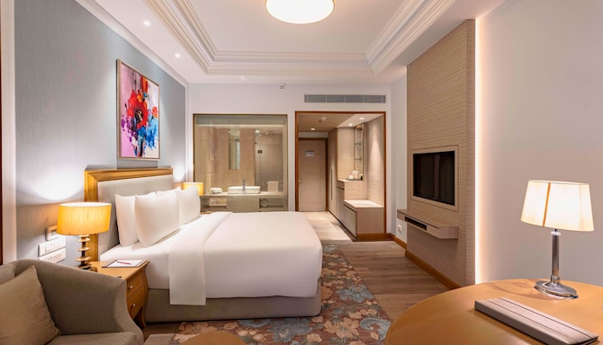 Park Plaza Jalandhar - Deluxe Room King Bed