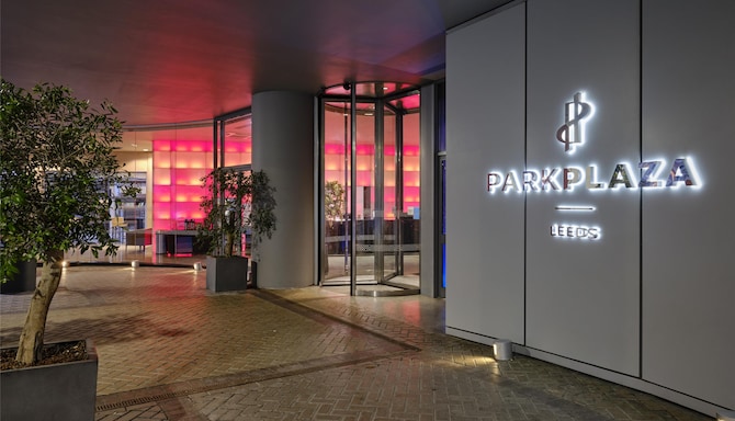 Park Plaza Leeds - Entrance