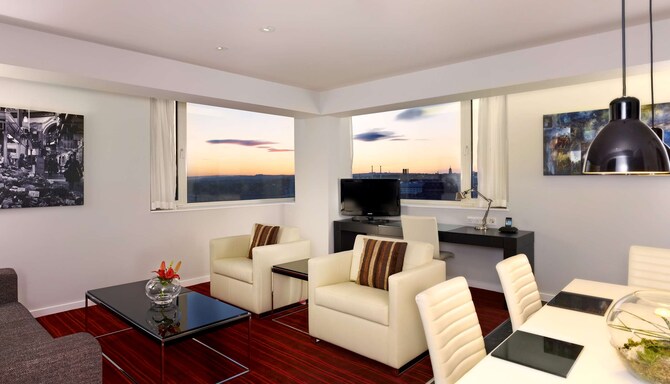 Park Plaza Leeds - Skyline Suite living room