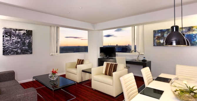 Park Plaza Leeds - Skyline Suite living room