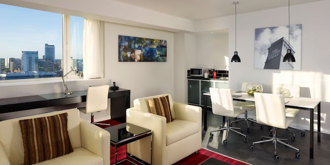 Park Plaza Leeds - Skyline Suite - Wohnbereich