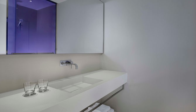 Park Plaza London Park Royal - Superior Room Bathroom